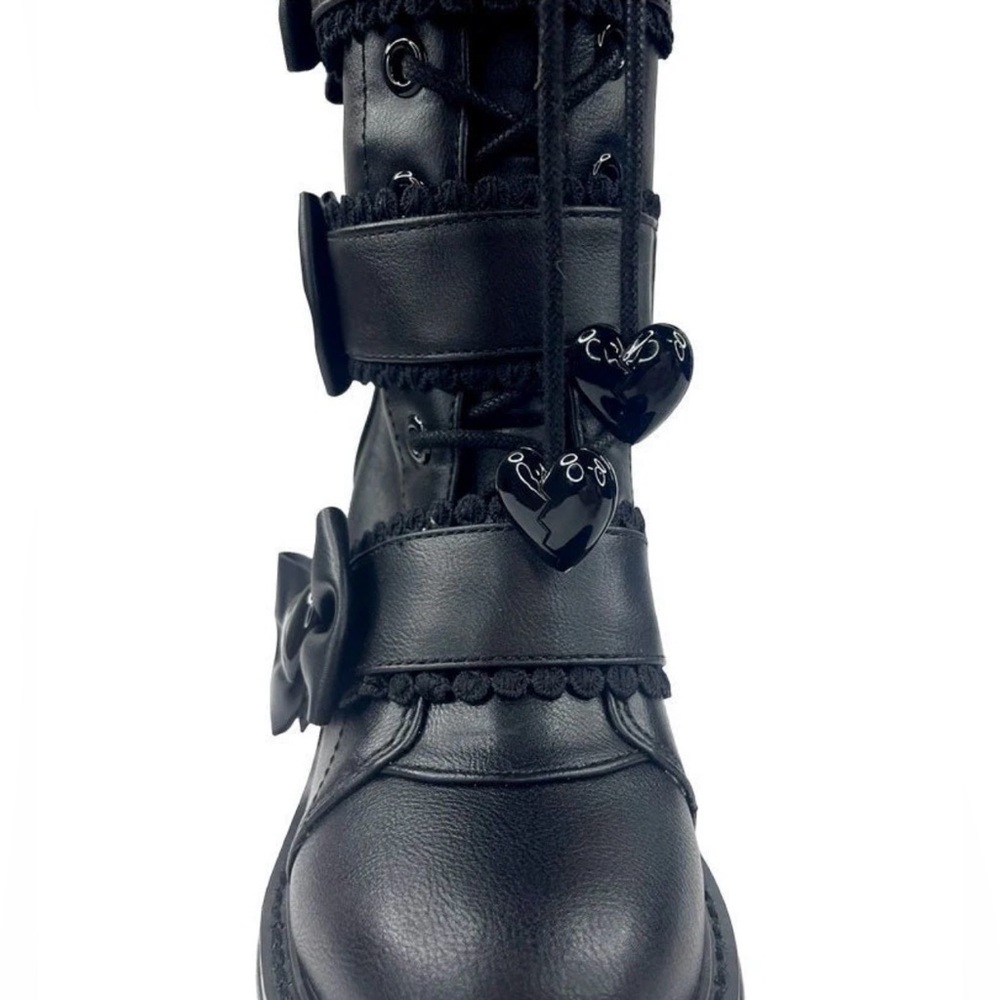 NIB YRU x Monster High Elissabat Dune boots - Picture 3 of 5